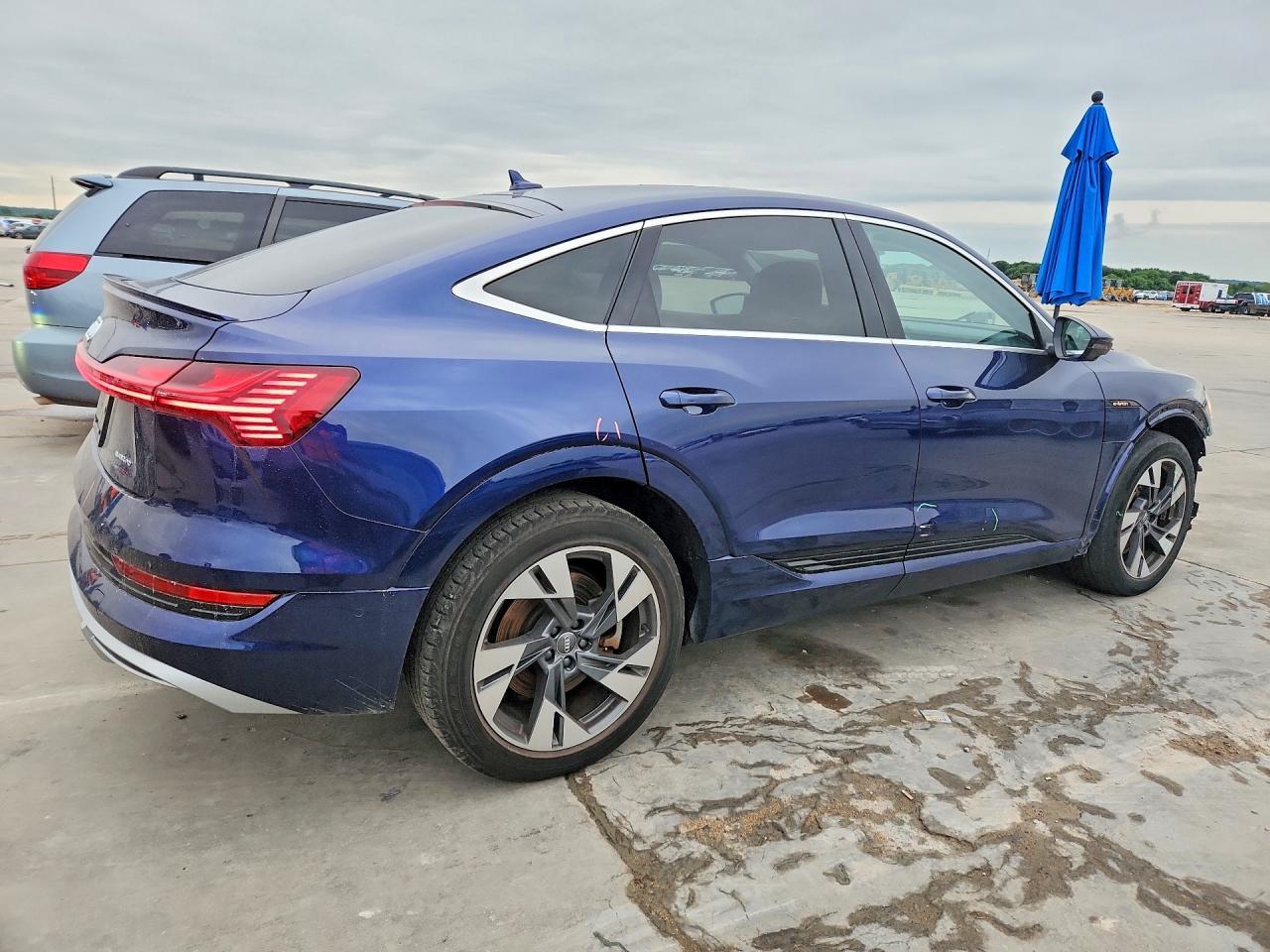 2021 Audi E-Tron Sportback Premium Plus - zdjęcie 3