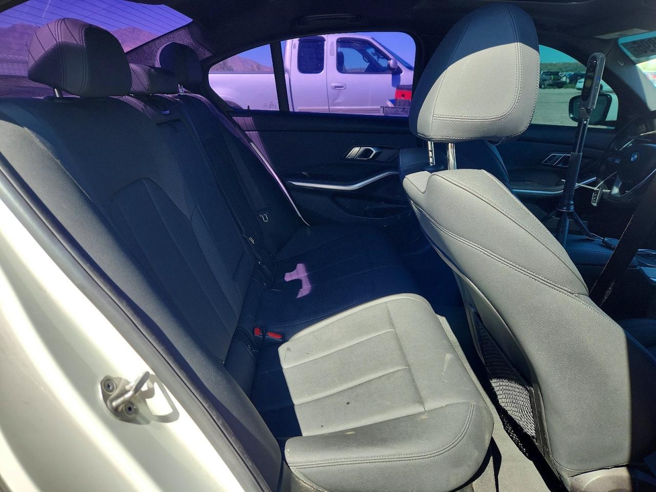 2021 BMW 330I - zdjęcie 10