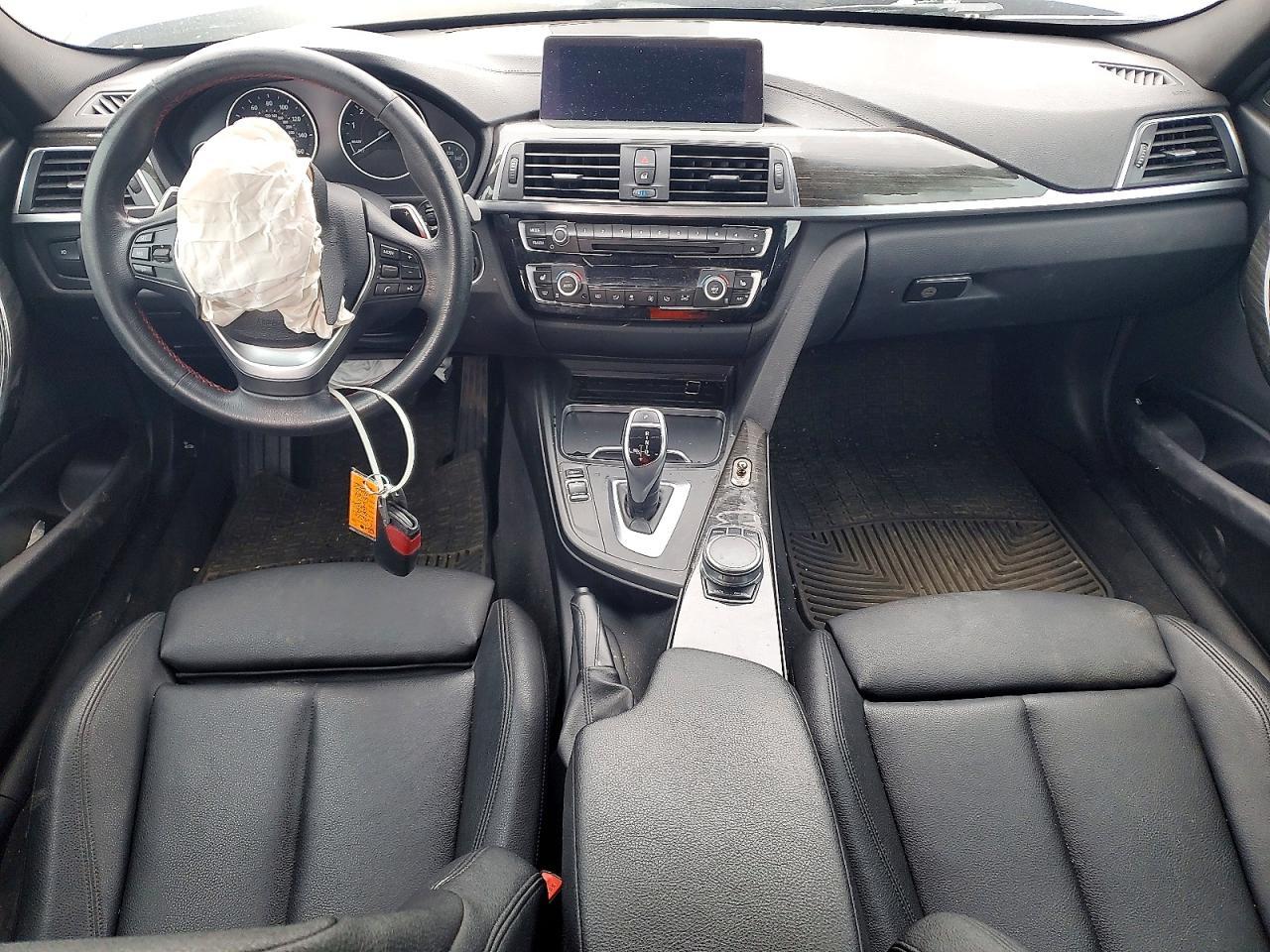 2018 BMW 330 Xi - zdjęcie 8