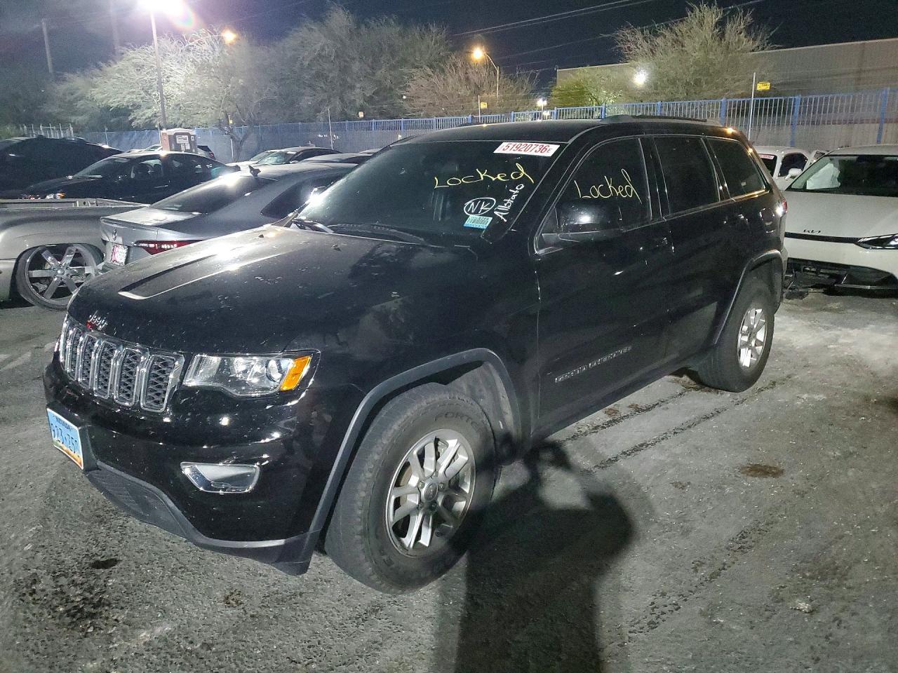 2019 Jeep Grand Cherokee Laredo - zdjęcie główne