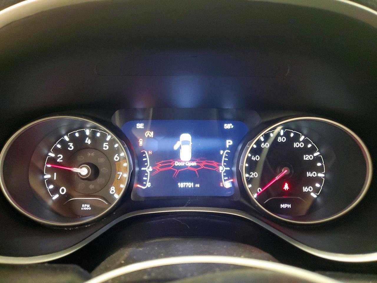 2020 Jeep Compass Latitude - zdjęcie 9