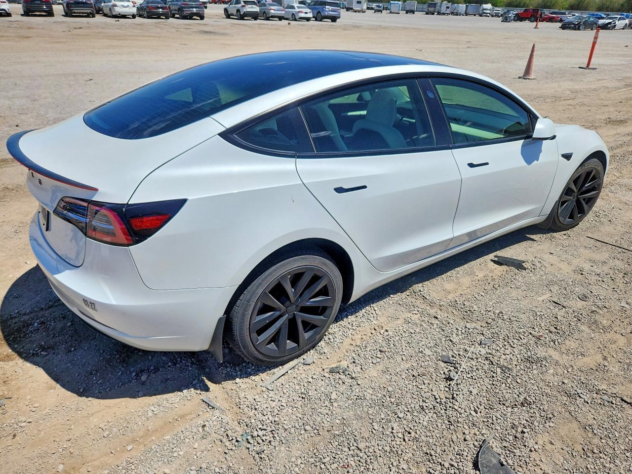 2023 Tesla Model 3 - zdjęcie 3