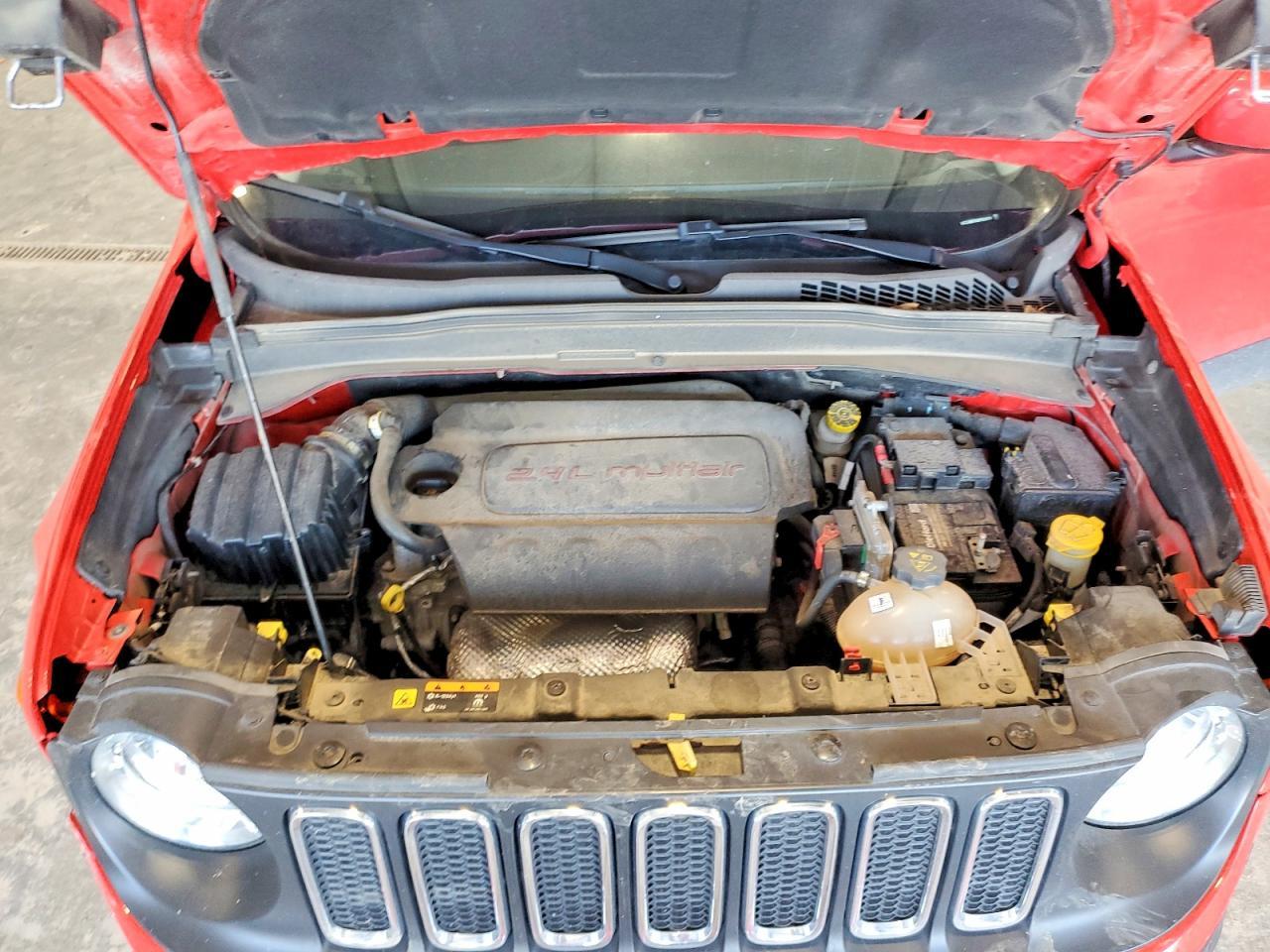 2016 Jeep Renegade Latitude - zdjęcie 11