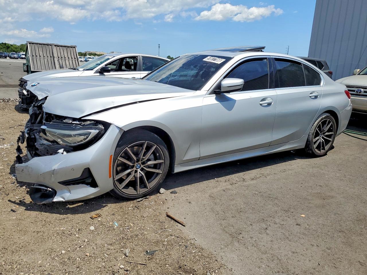 2020 BMW 330I - zdjęcie główne