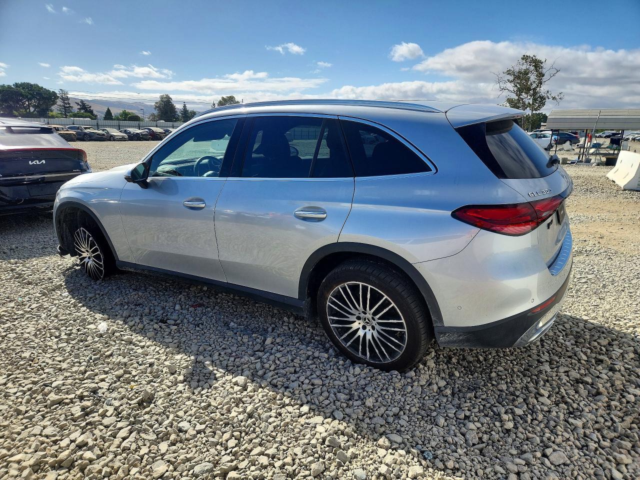 2023 Mercedes-Benz Glc 300 - zdjęcie 2