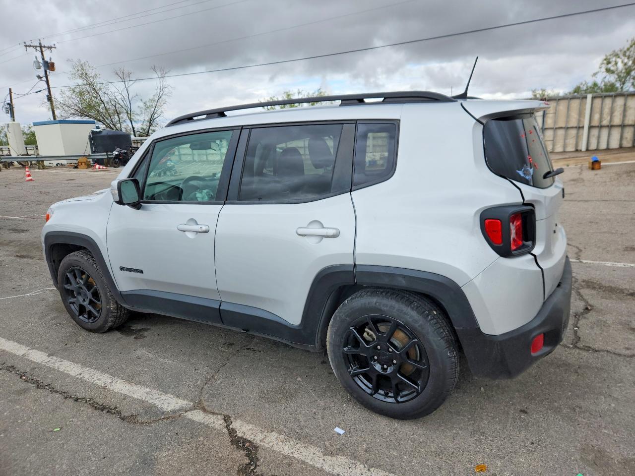 2019 Jeep Renegade Latitude - zdjęcie 2