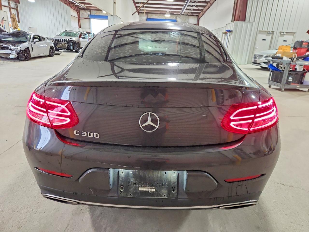 2019 Mercedes-Benz C 300 - zdjęcie 6