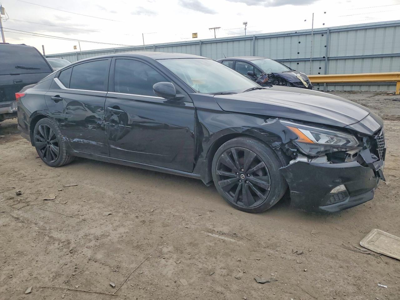 2020 Nissan Altima Sr - zdjęcie 4