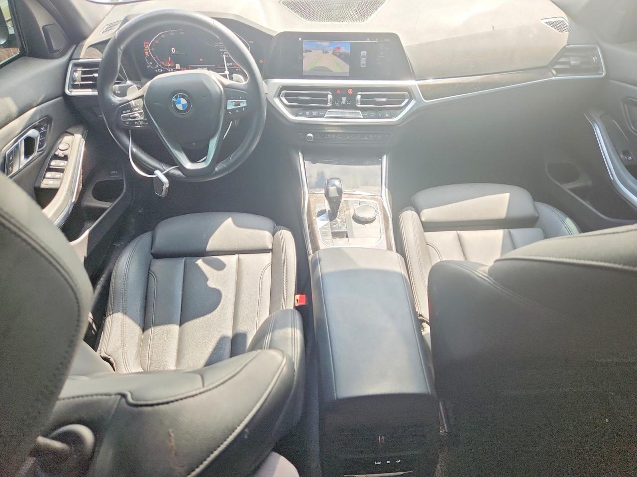 2020 BMW 330Xi - zdjęcie 8