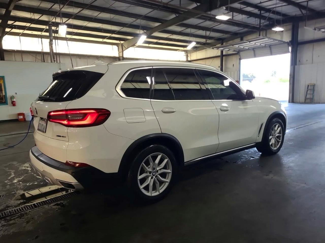 2020 BMW X5 xDrive40I - zdjęcie 4