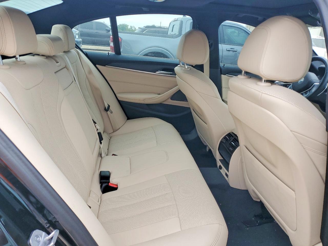 2023 BMW 530 Xi - zdjęcie 10