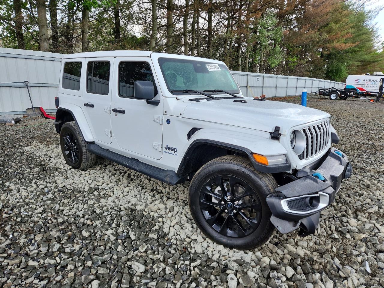 2025 Jeep Wrangler Sahara 4Xe - zdjęcie 4