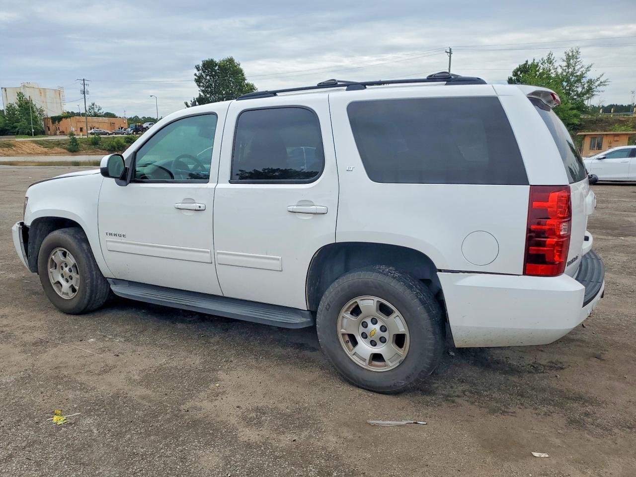 2013 Chevrolet Tahoe C1500 Lt - zdjęcie 2