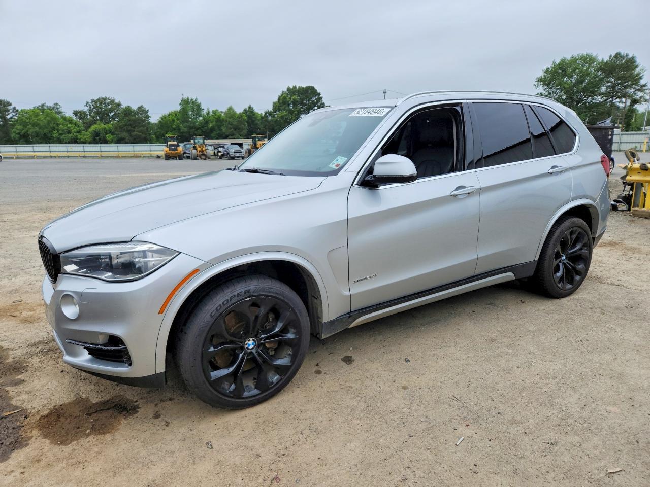 2016 BMW X5 xDrive50I - zdjęcie główne