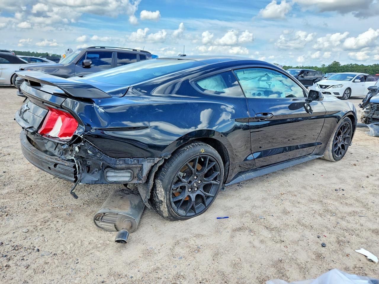 Ford Mustang - zdjęcie 3