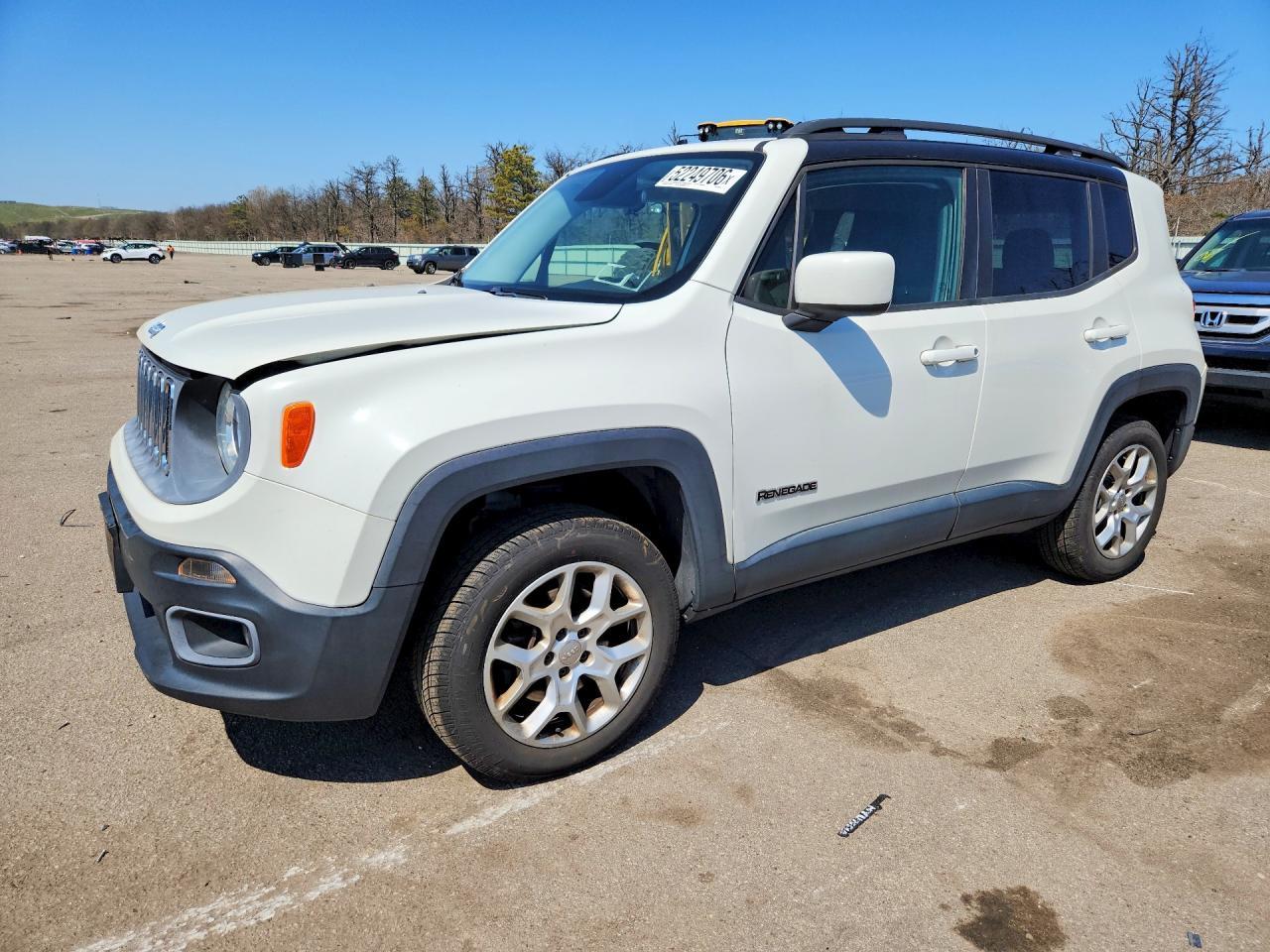 2015 Jeep Renegade Latitude - zdjęcie główne