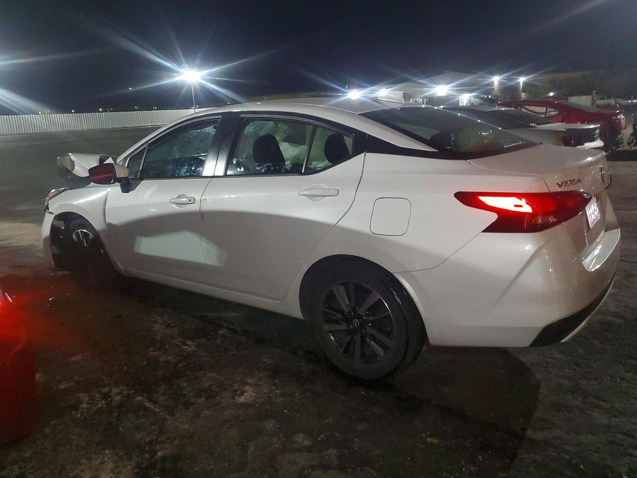 2025 Nissan Versa Sv - zdjęcie 2