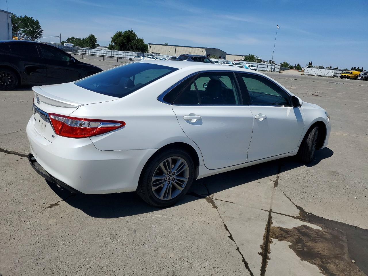 2015 Toyota Camry Se - zdjęcie 3