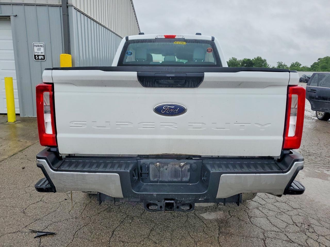 2024 Ford F250 Super Duty - zdjęcie 6