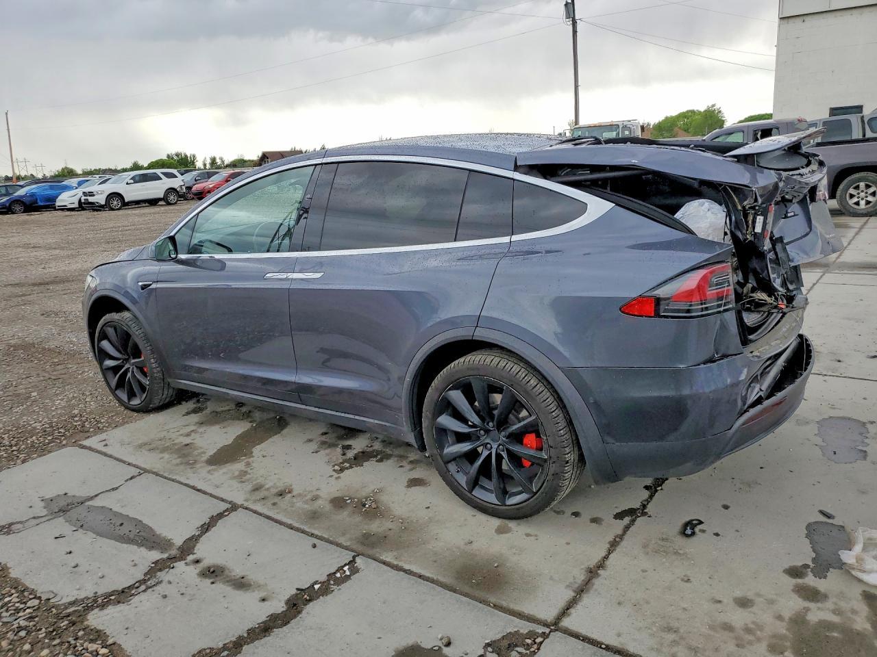 2021 Tesla Model X - zdjęcie 2