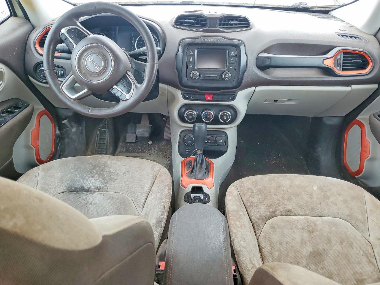 2015 Jeep Renegade Latitude - zdjęcie 8