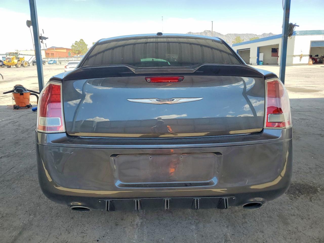 2013 Chrysler 300 S - zdjęcie 6