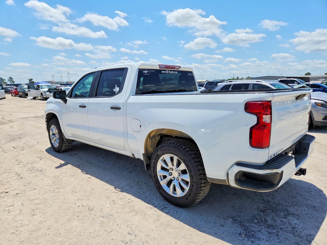 2020 Chevrolet Silverado C1500 Custom - zdjęcie 2