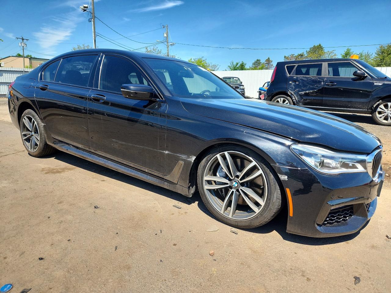 2018 BMW 750 Xi - zdjęcie 4