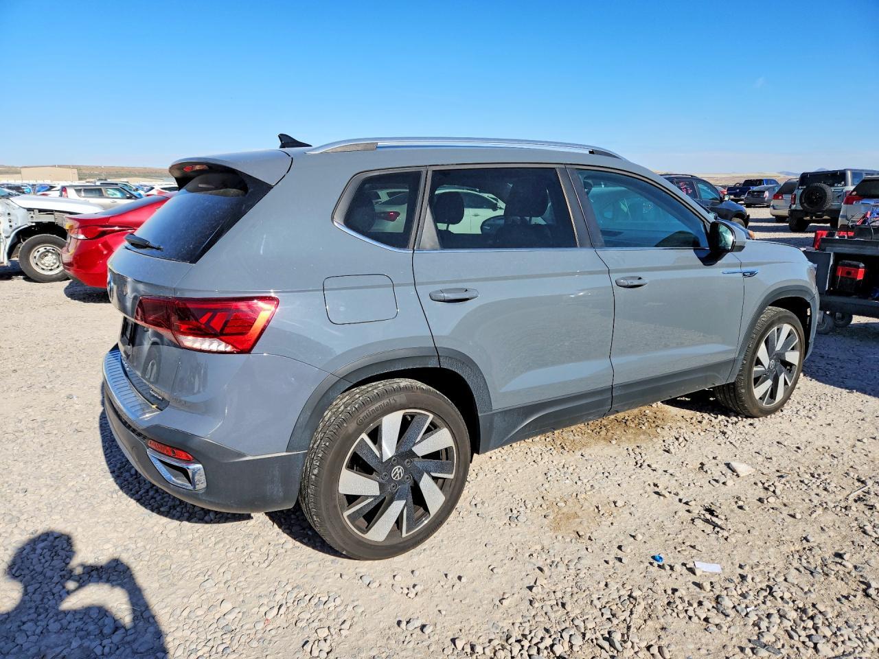 2024 Volkswagen Taos Sel - zdjęcie 3