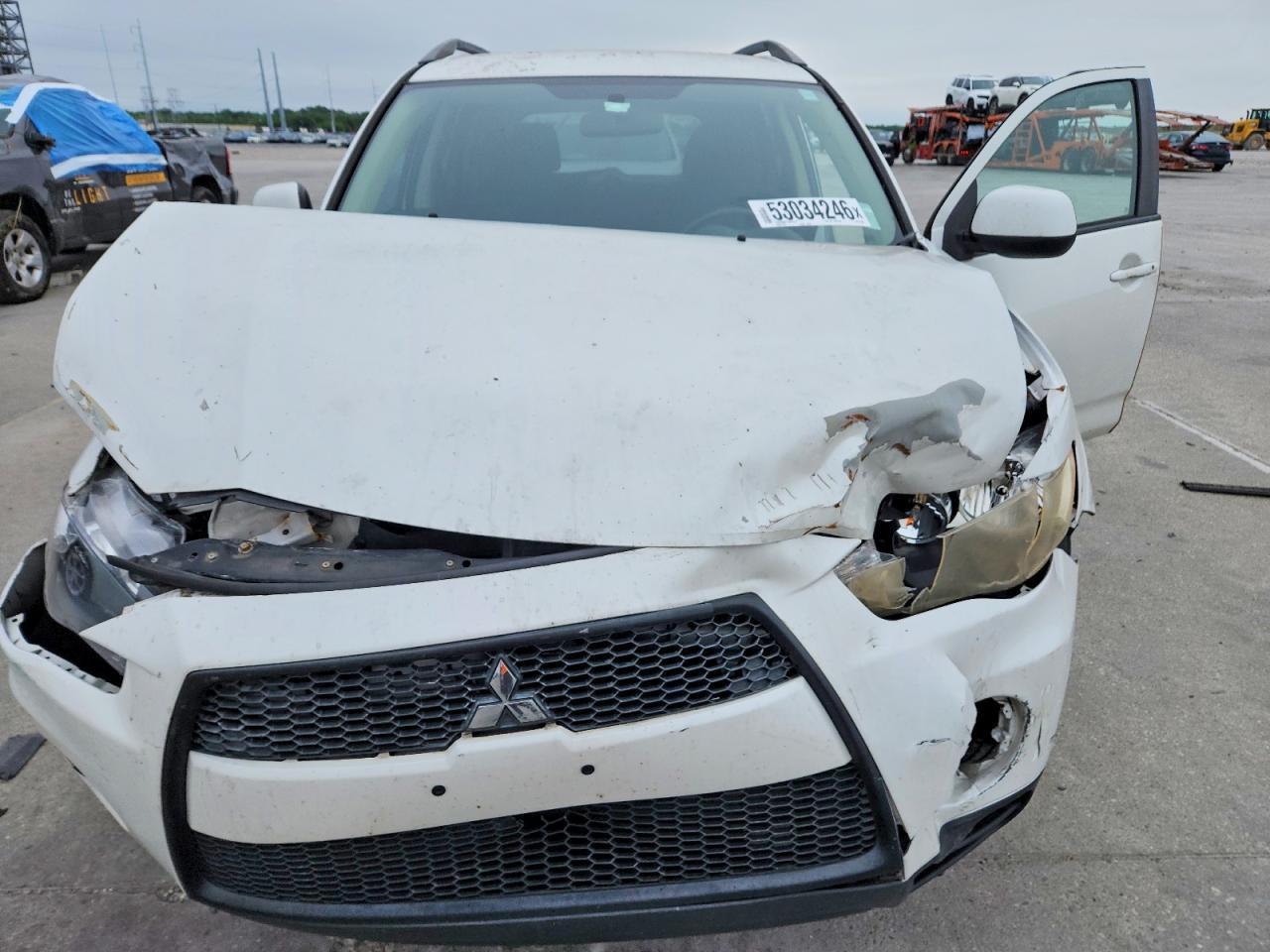 2013 Mitsubishi Outlander Es - zdjęcie 11