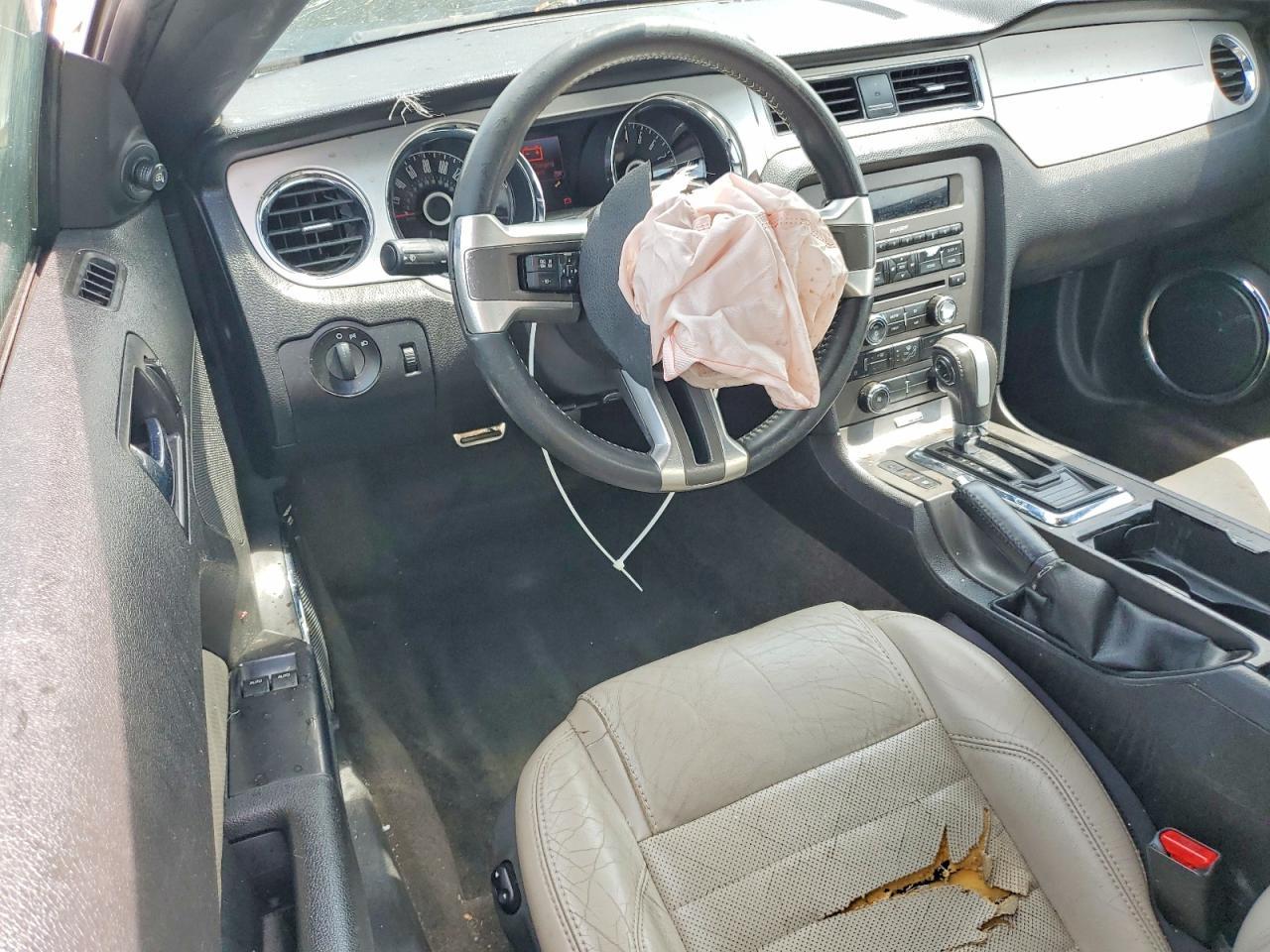 2014 Ford Mustang - zdjęcie 8