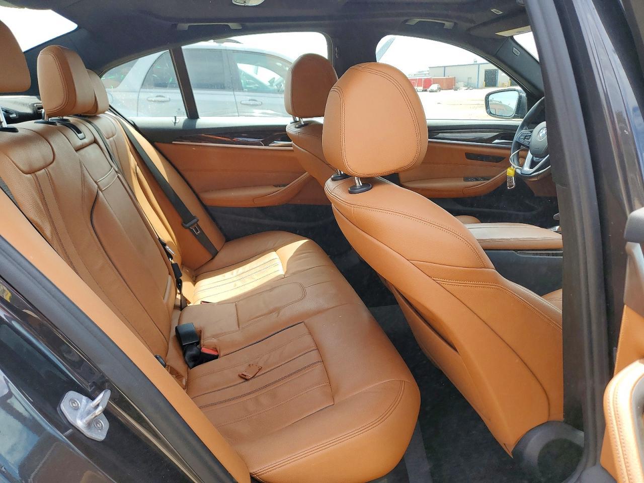 2019 BMW 530E - zdjęcie 10