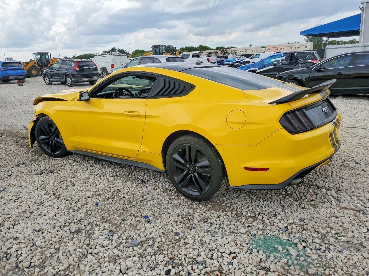 2016 Ford Mustang - zdjęcie 2