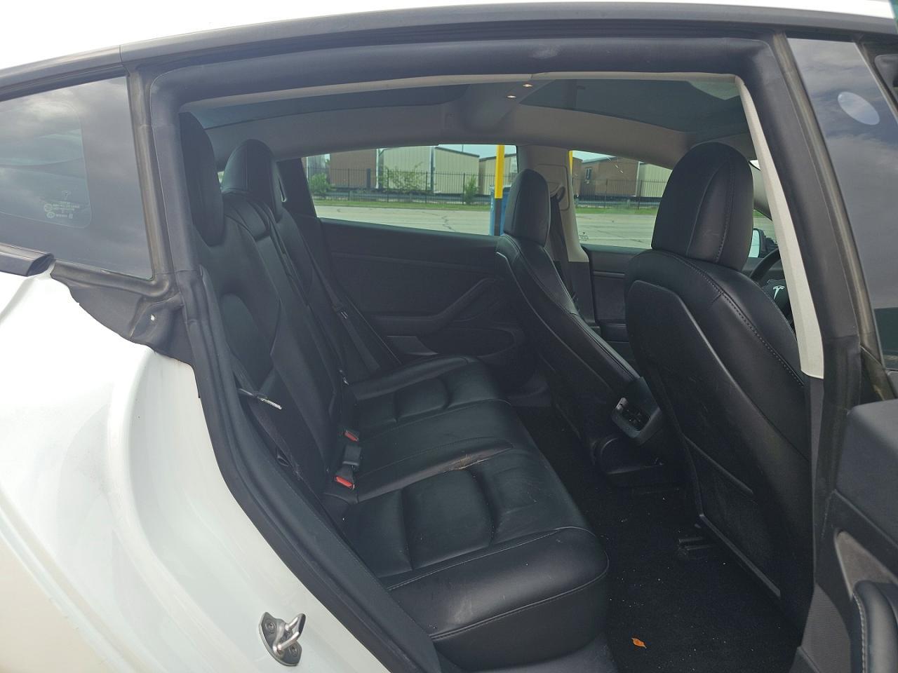 2021 Tesla Model 3 - zdjęcie 6