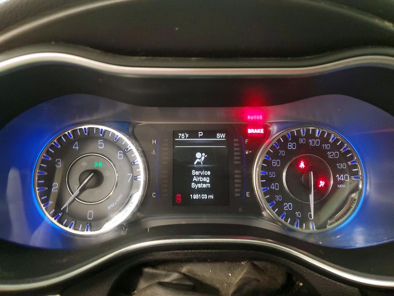 2015 Chrysler 200 Limited - zdjęcie 9