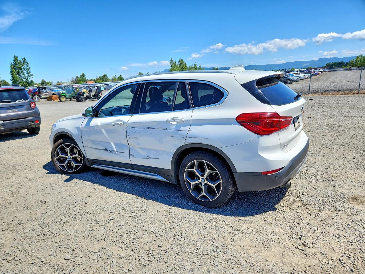 2019 BMW X1 xDrive28I - zdjęcie 2
