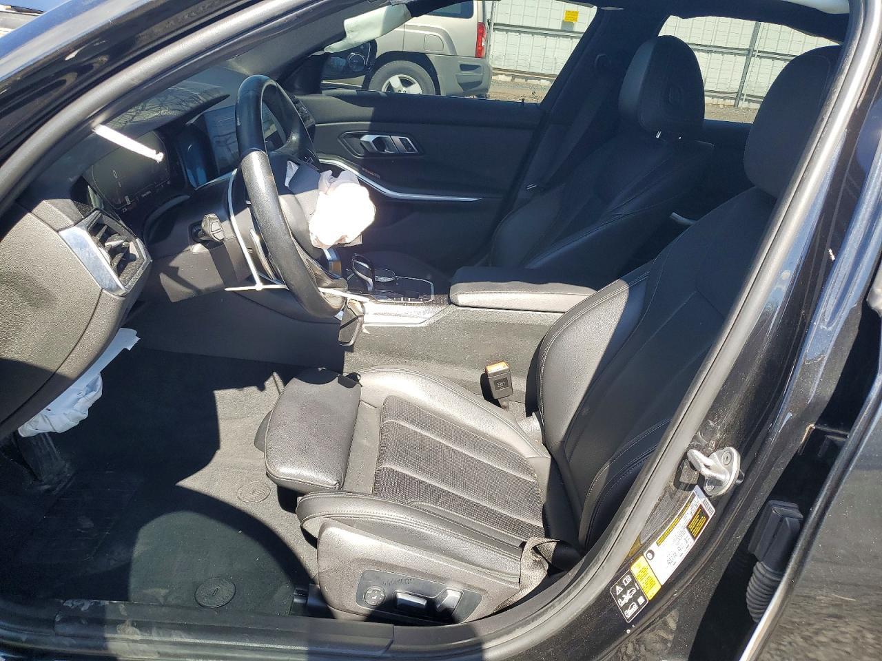 2022 BMW Seria 3 330i - zdjęcie 7