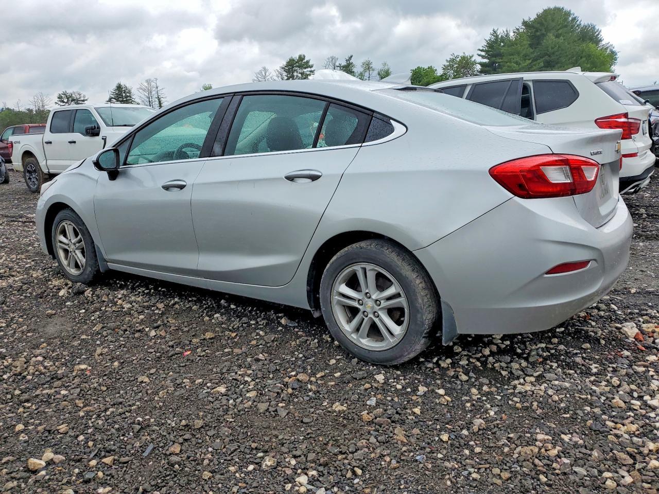 2017 Chevrolet Cruze Lt - zdjęcie 2