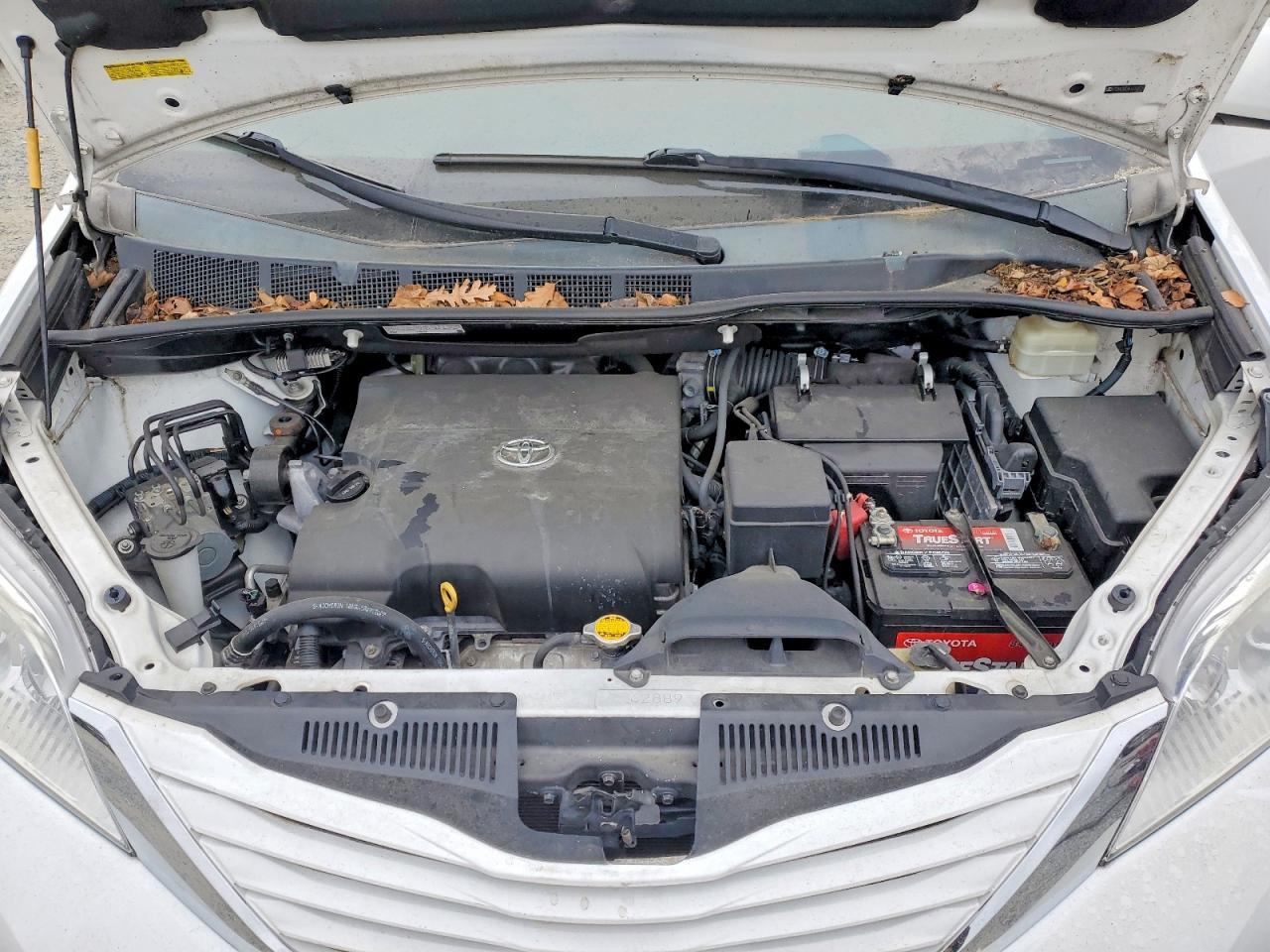2015 Toyota Sienna - zdjęcie 12