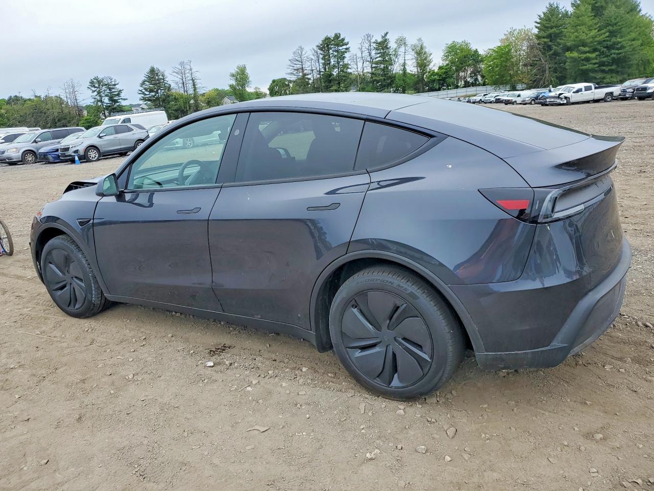 2026 Tesla Model Y - zdjęcie 2