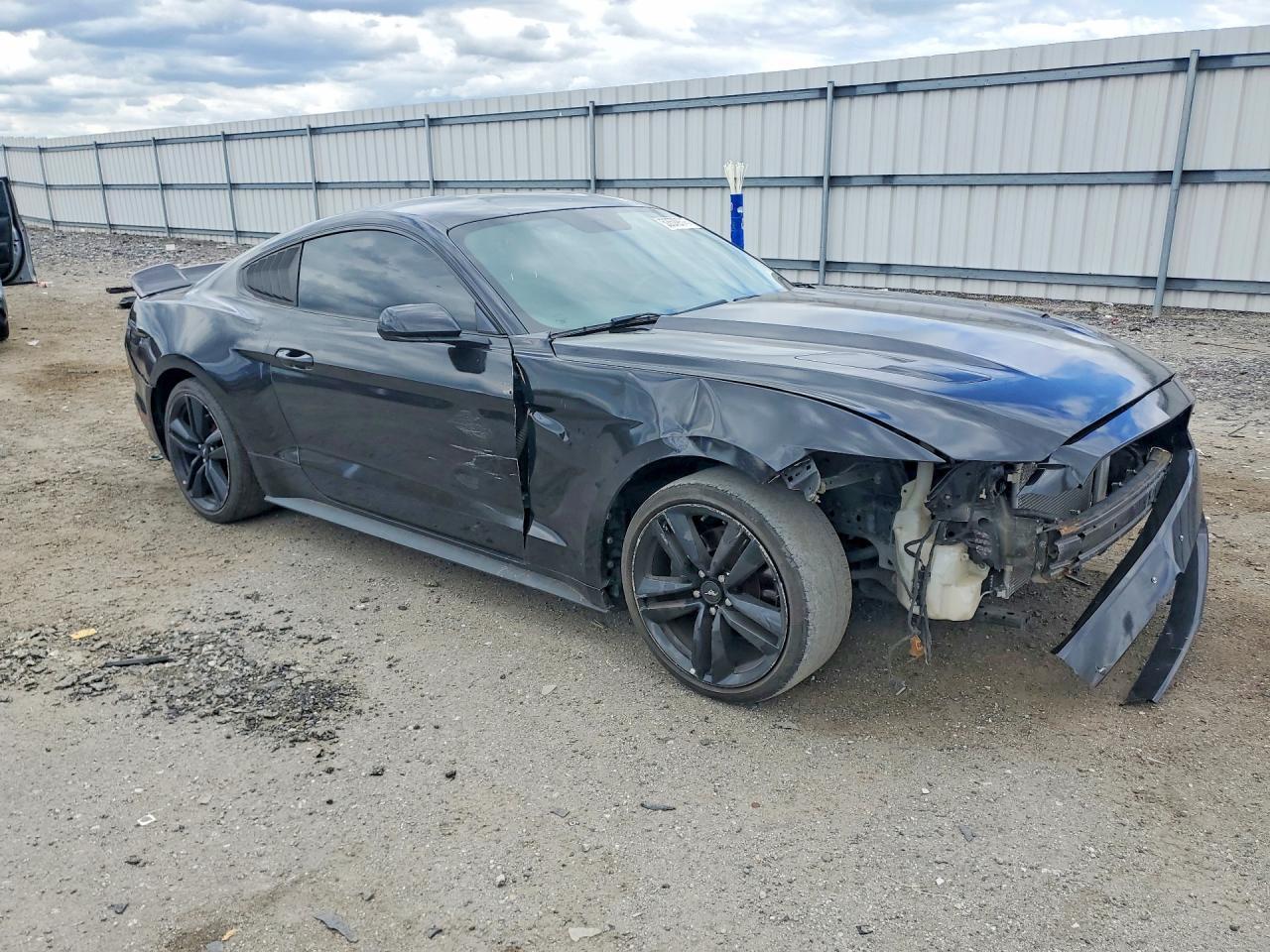 2016 Ford Mustang - zdjęcie 4