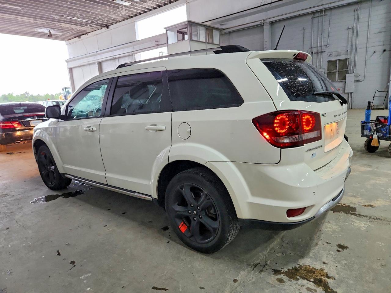 2020 Dodge Journey Crossroad - zdjęcie 2