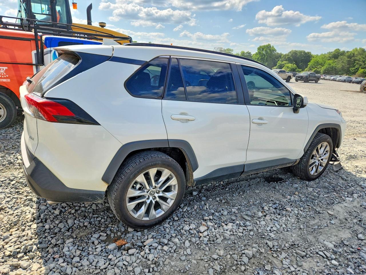 2021 Toyota Rav4 Xle Premium - zdjęcie 3