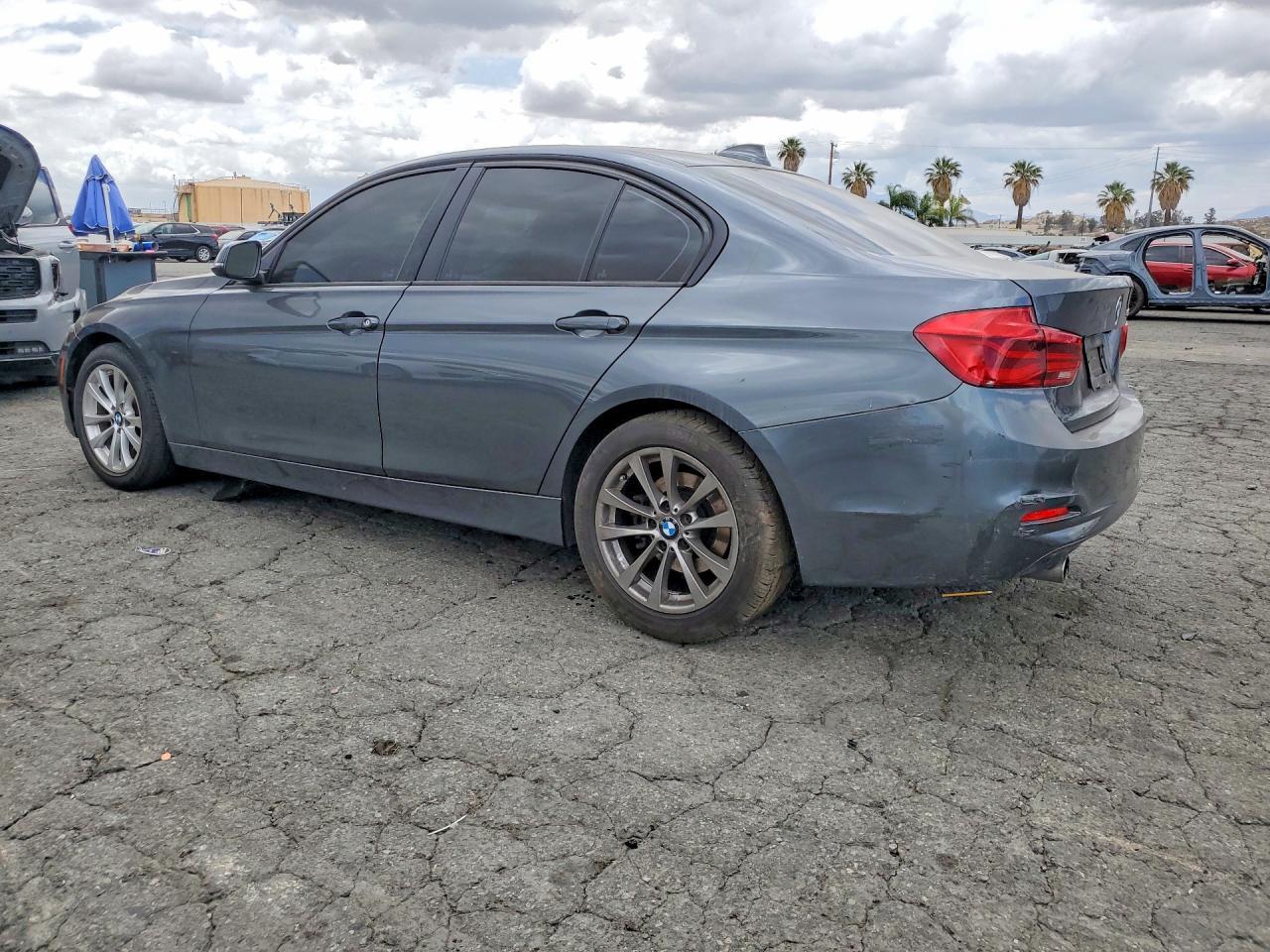 2018 BMW 320 I - zdjęcie 2