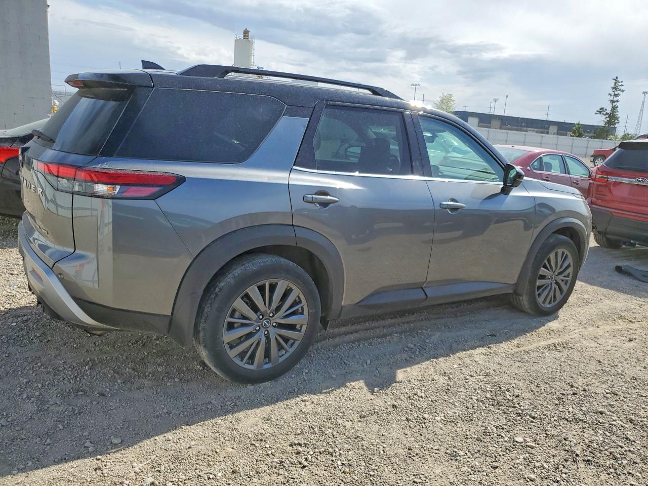 2024 Nissan Pathfinder Sl - zdjęcie 3