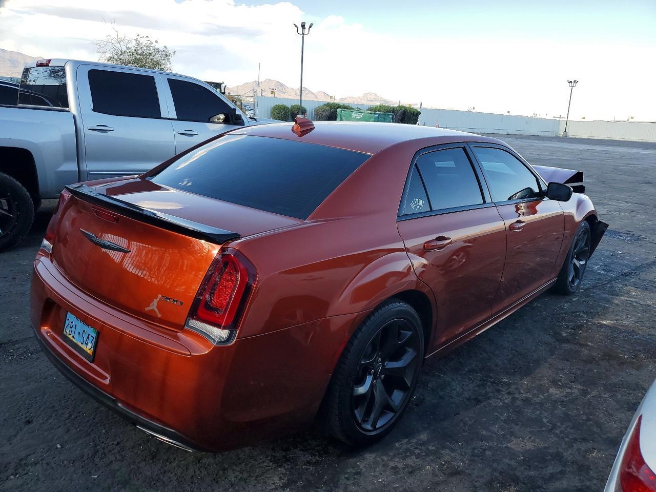 2020 Chrysler 300 Touring - zdjęcie 3