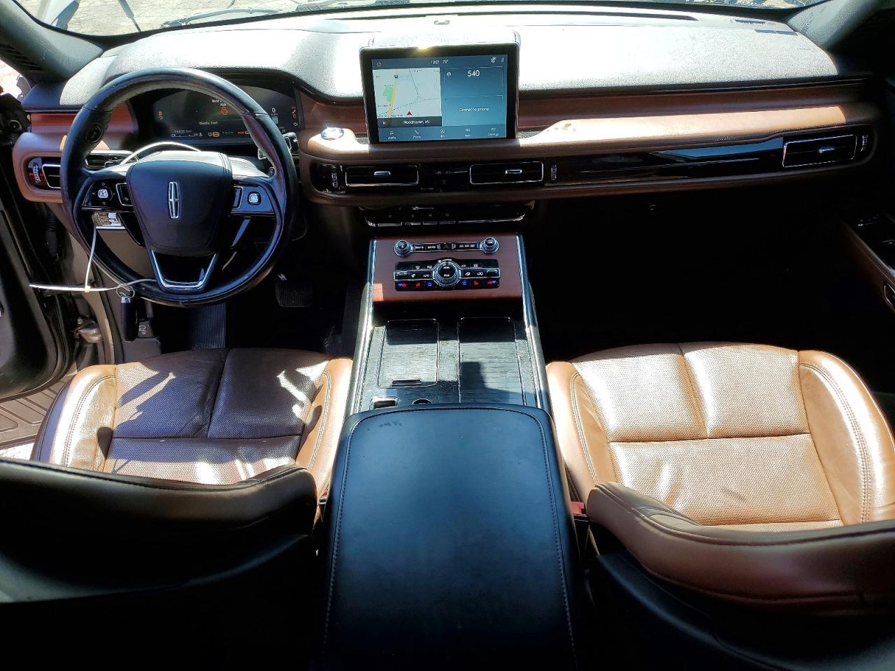 2021 Lincoln Aviator Reserve - zdjęcie 8