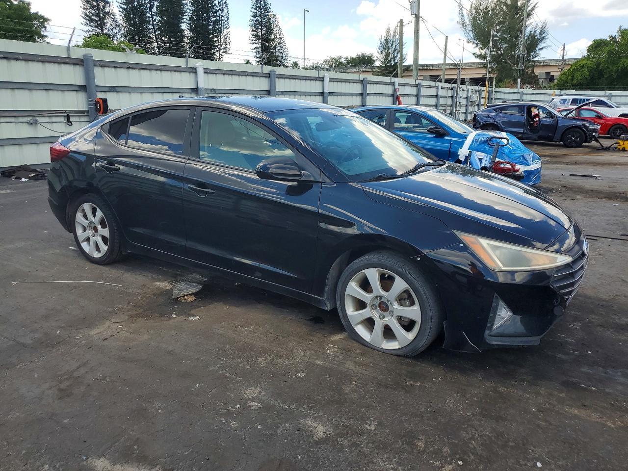 2019 Hyundai Elantra Sel - zdjęcie 4