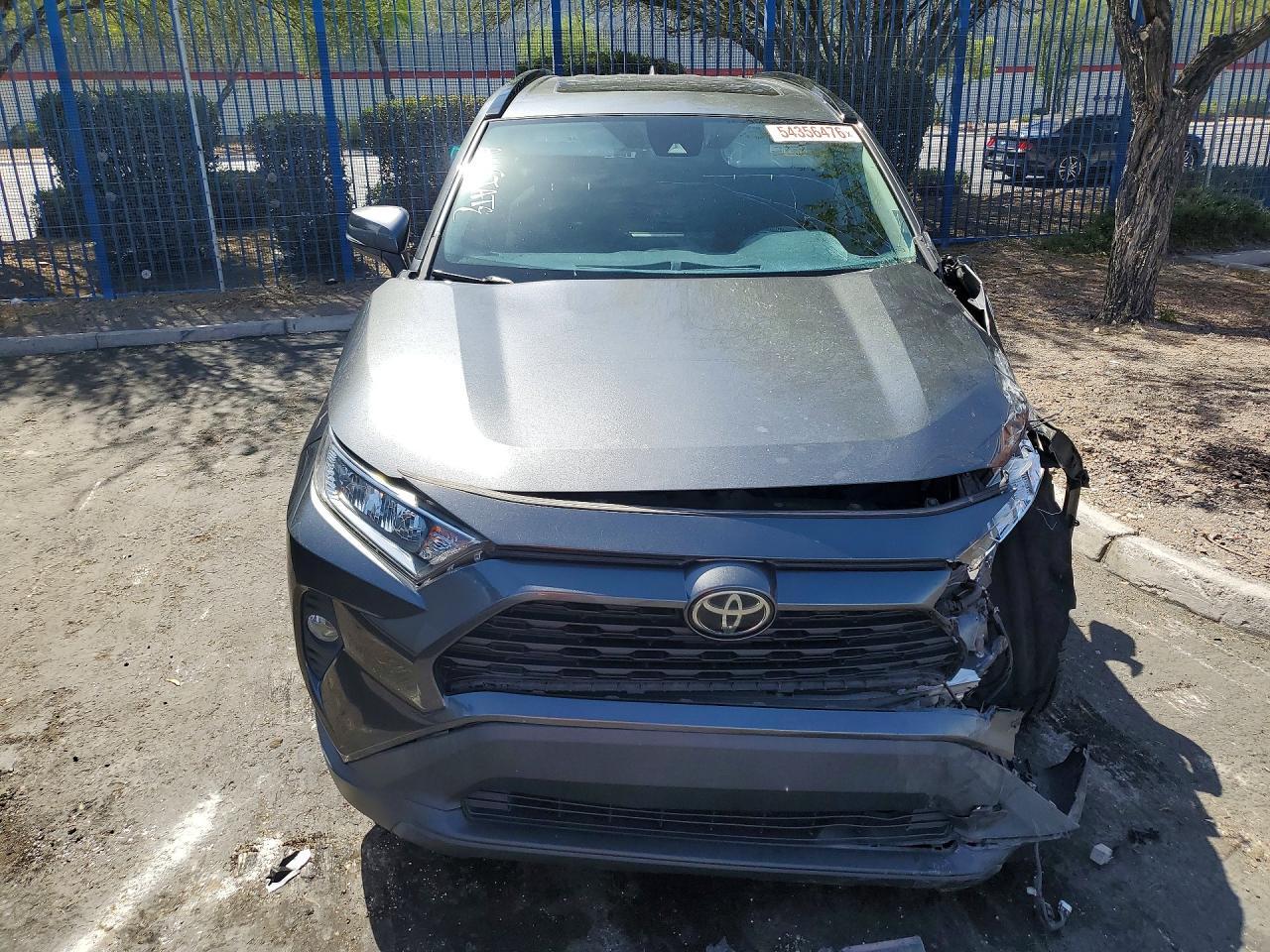 2021 Toyota Rav4 Xle - zdjęcie 5