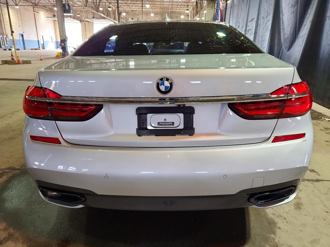 2019 BMW 740 I - zdjęcie 6